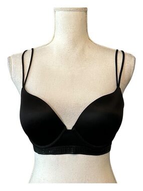 Victoria’s Secret Very Sexy Push Up Bra SZ 34C in Black